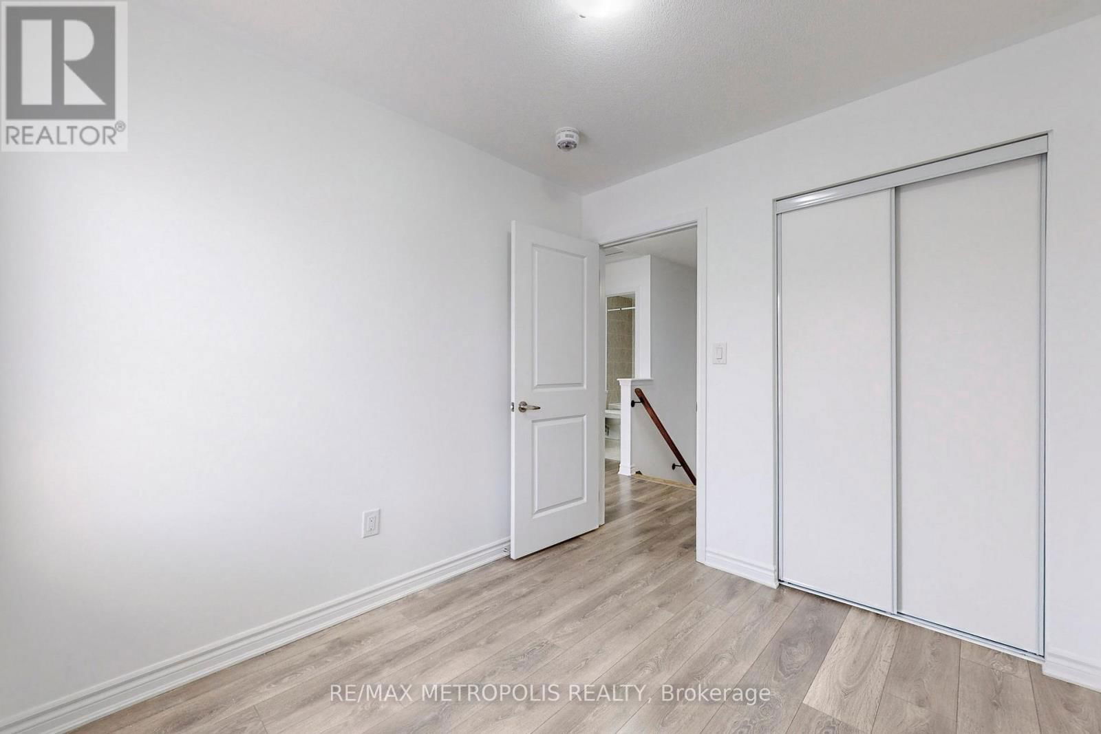 1054 CLIPPER LANE Image 32