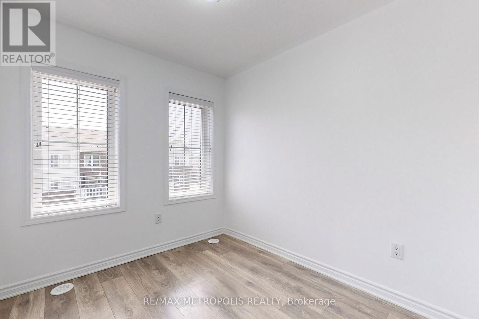 1054 CLIPPER LANE Image 33