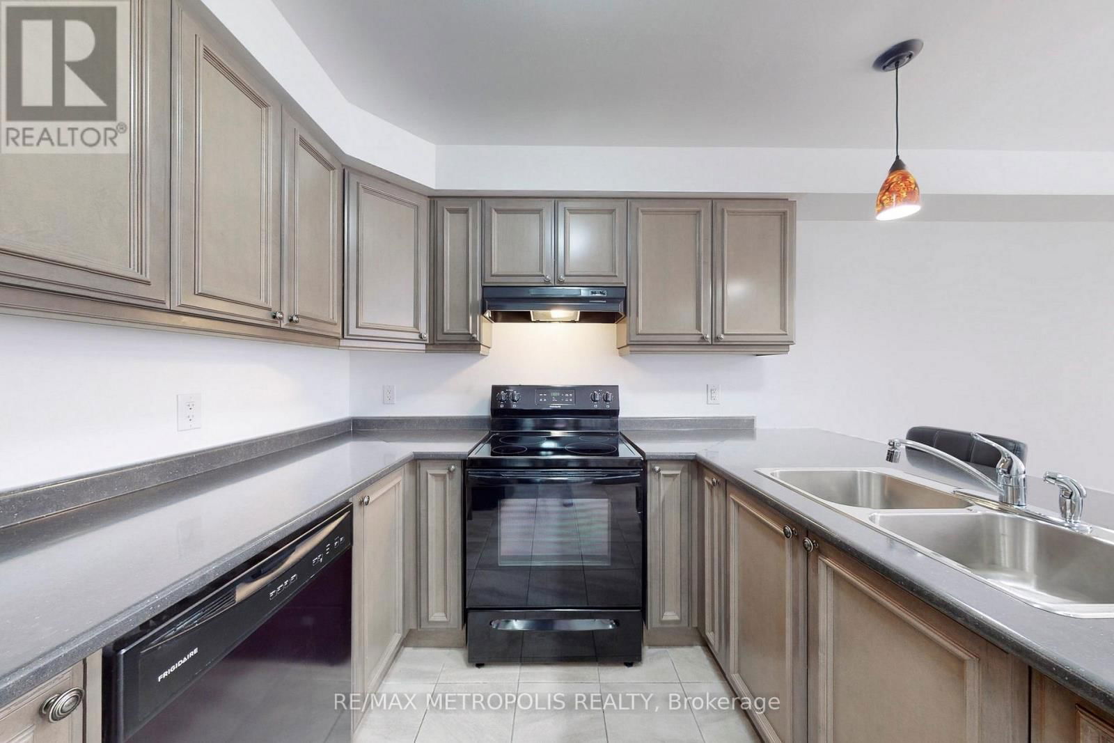 1054 CLIPPER LANE Image 8