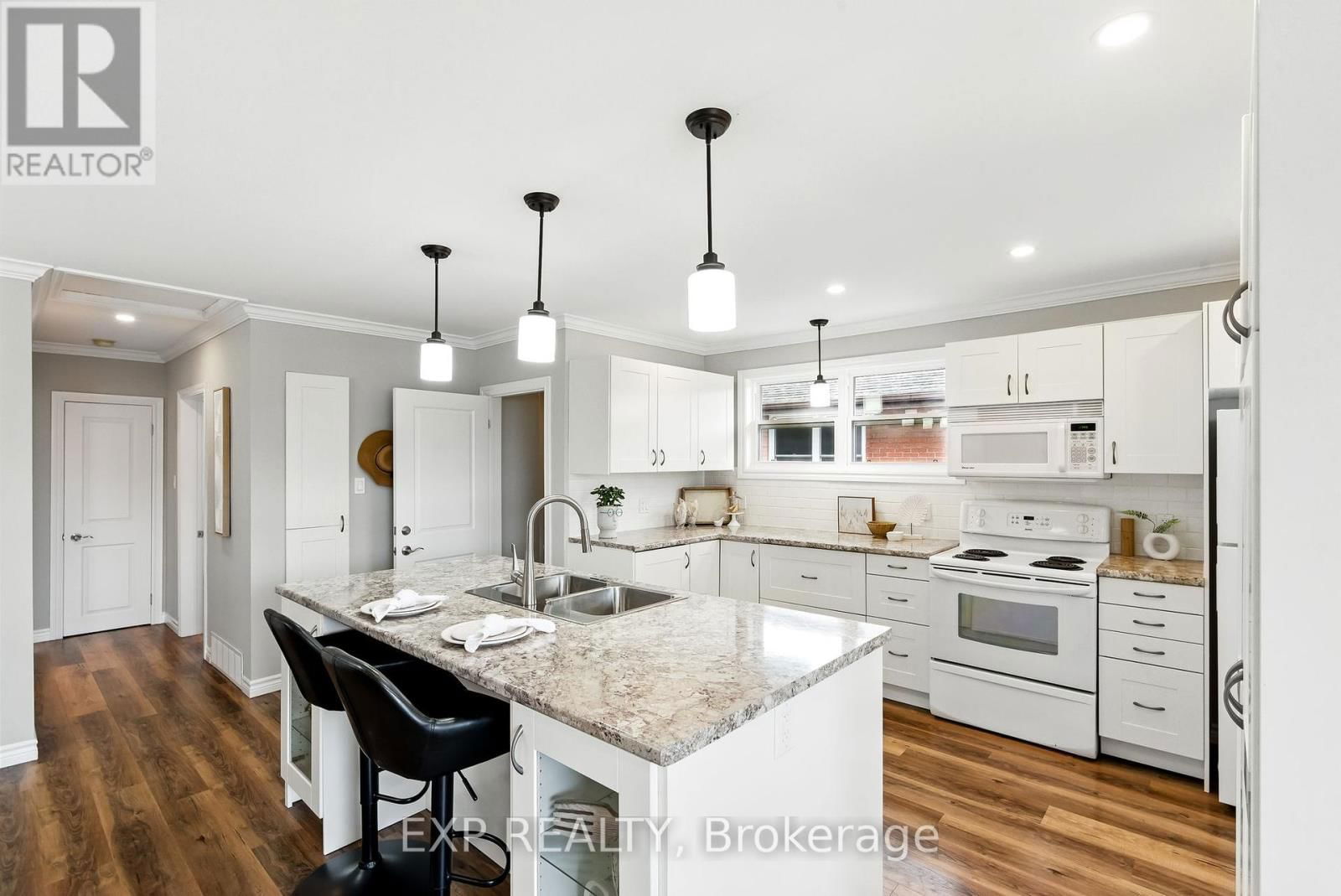 505 CRERAR AVENUE Image 17