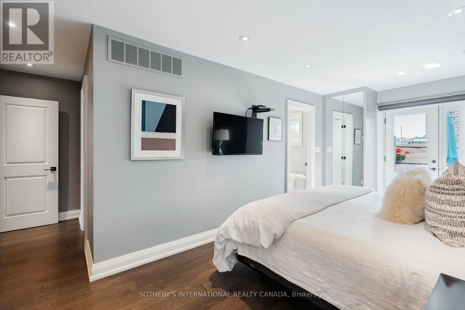 34 EATON AVENUE Image 24