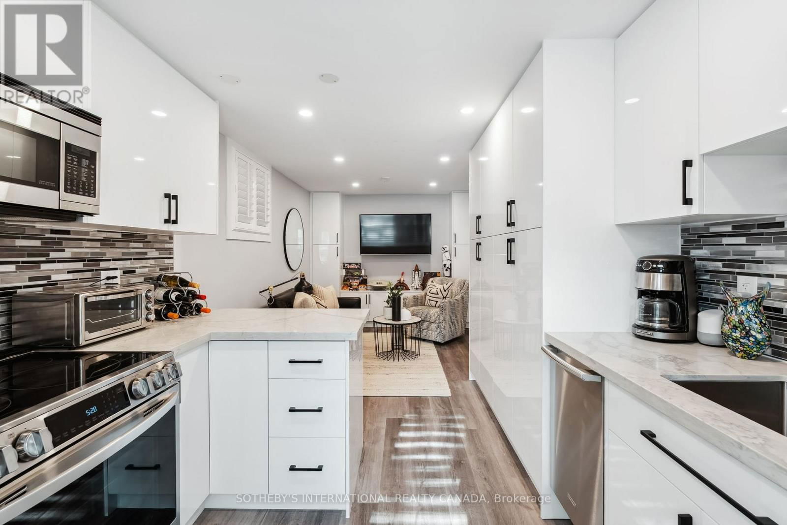 34 EATON AVENUE Image 39
