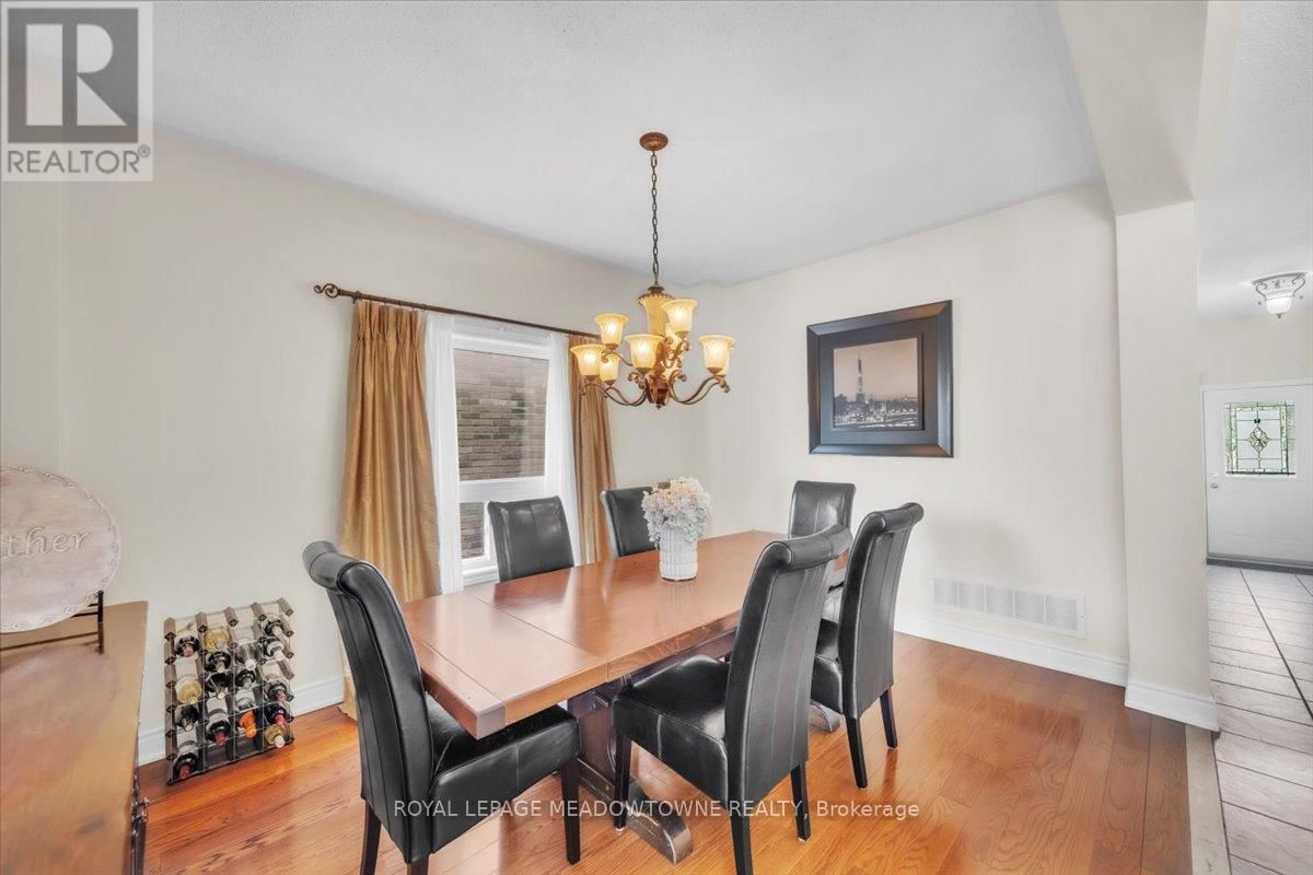 5 FREER CRESCENT Image 13