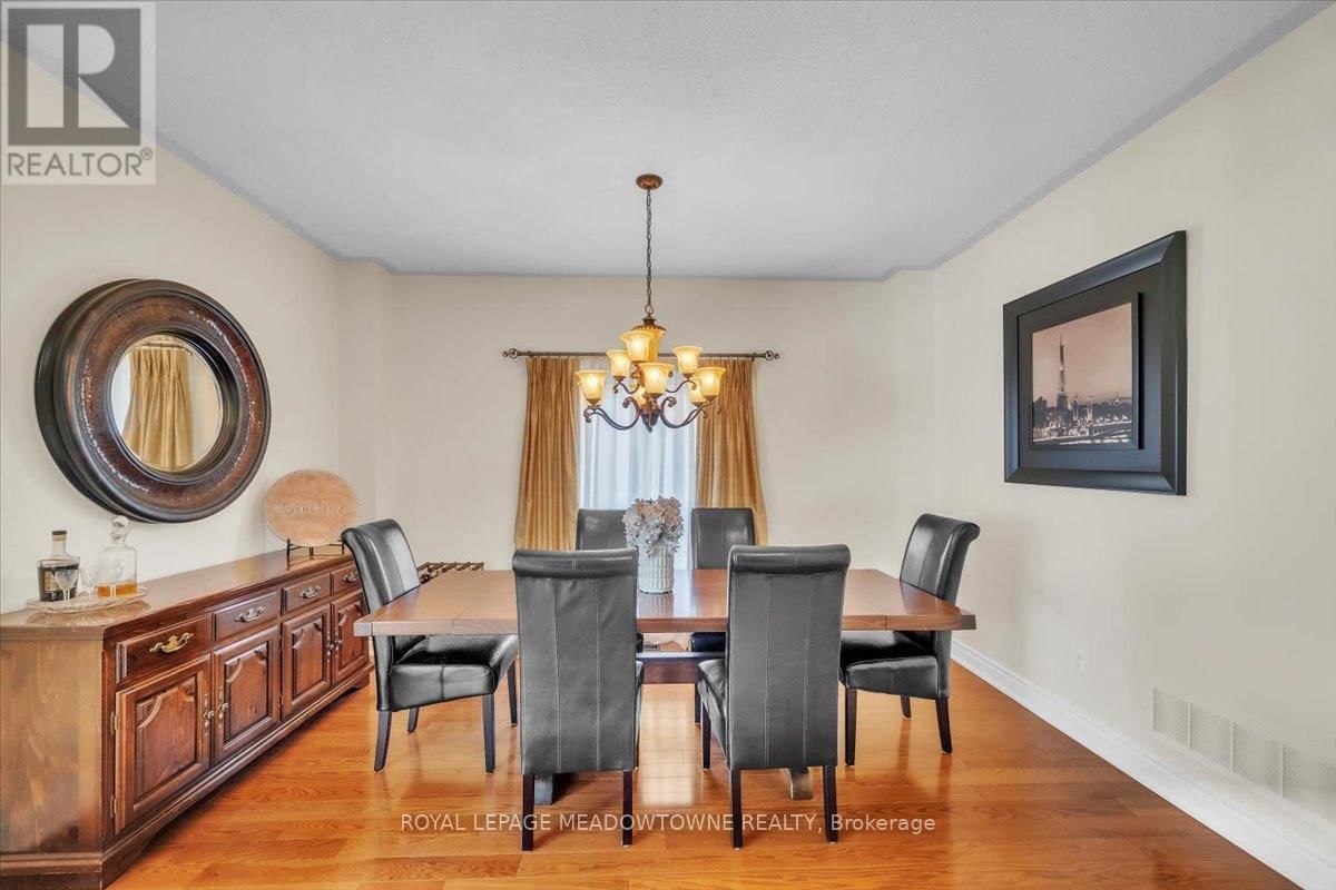 5 FREER CRESCENT Image 14