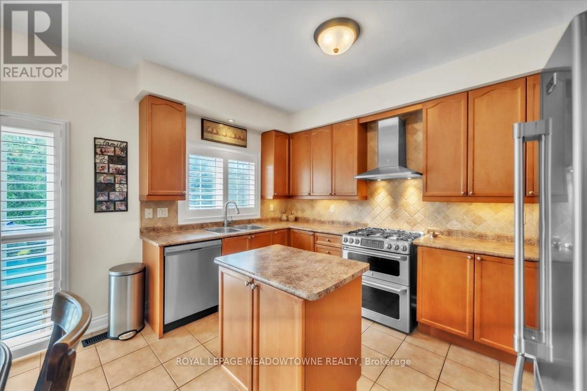 5 FREER CRESCENT Image 15
