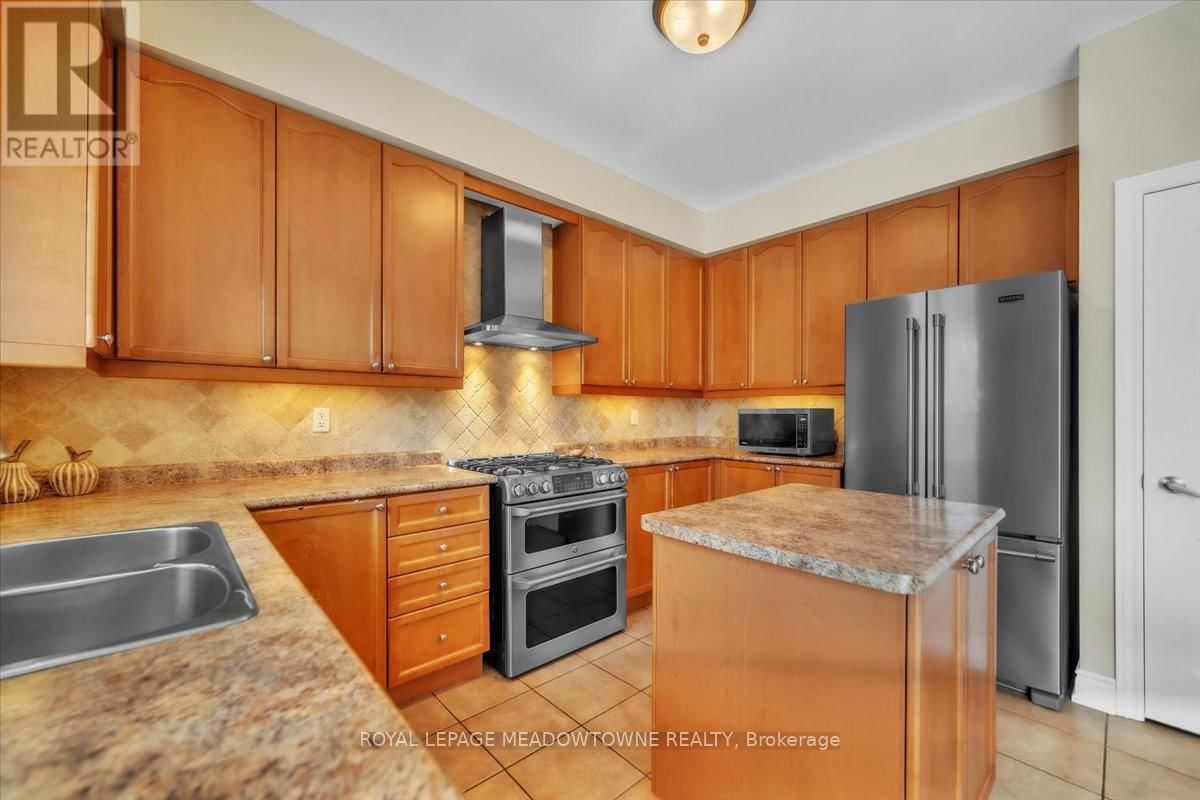 5 FREER CRESCENT Image 17