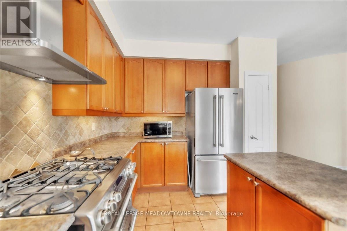 5 FREER CRESCENT Image 18