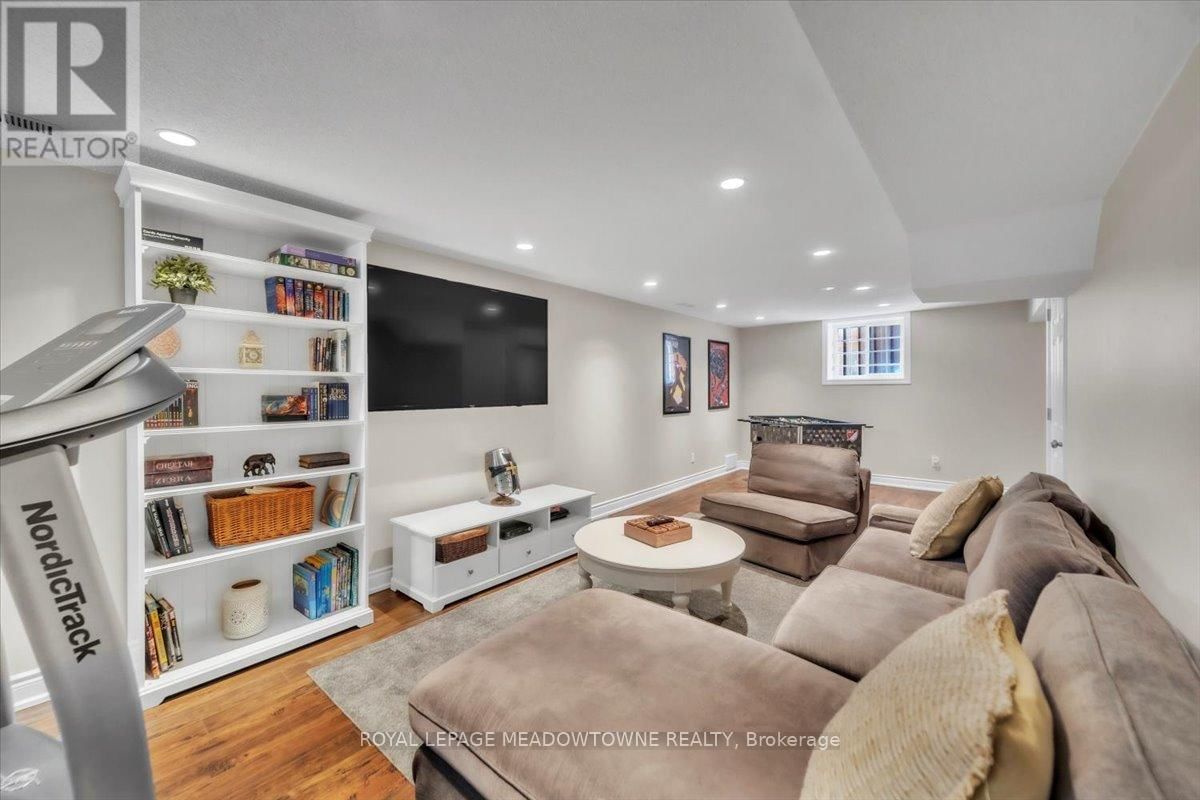5 FREER CRESCENT Image 37