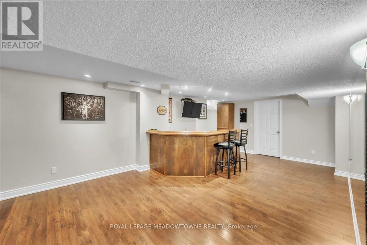 5 FREER CRESCENT Image 39