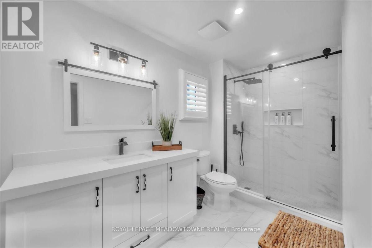 5 FREER CRESCENT Image 42