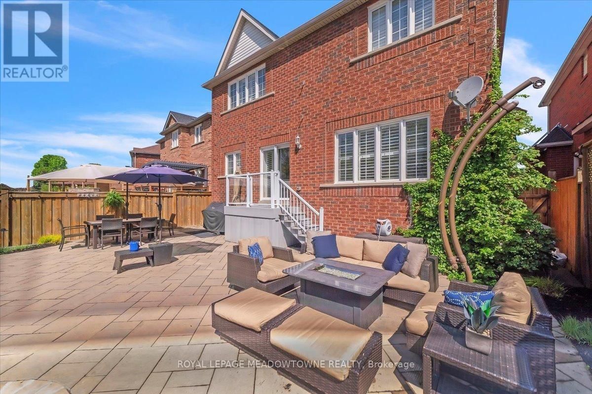 5 FREER CRESCENT Image 47