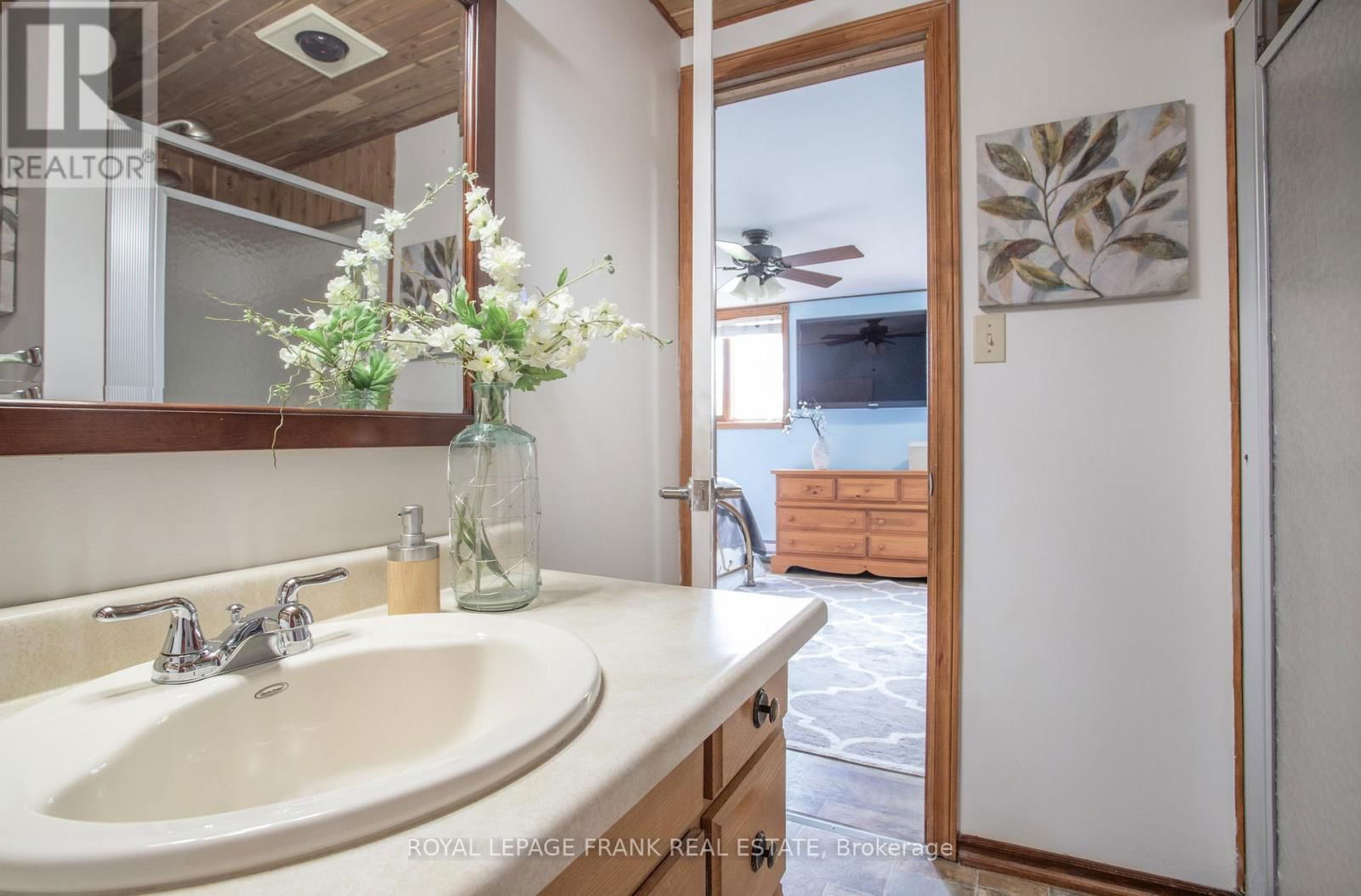 24 PEARL DRIVE Image 32