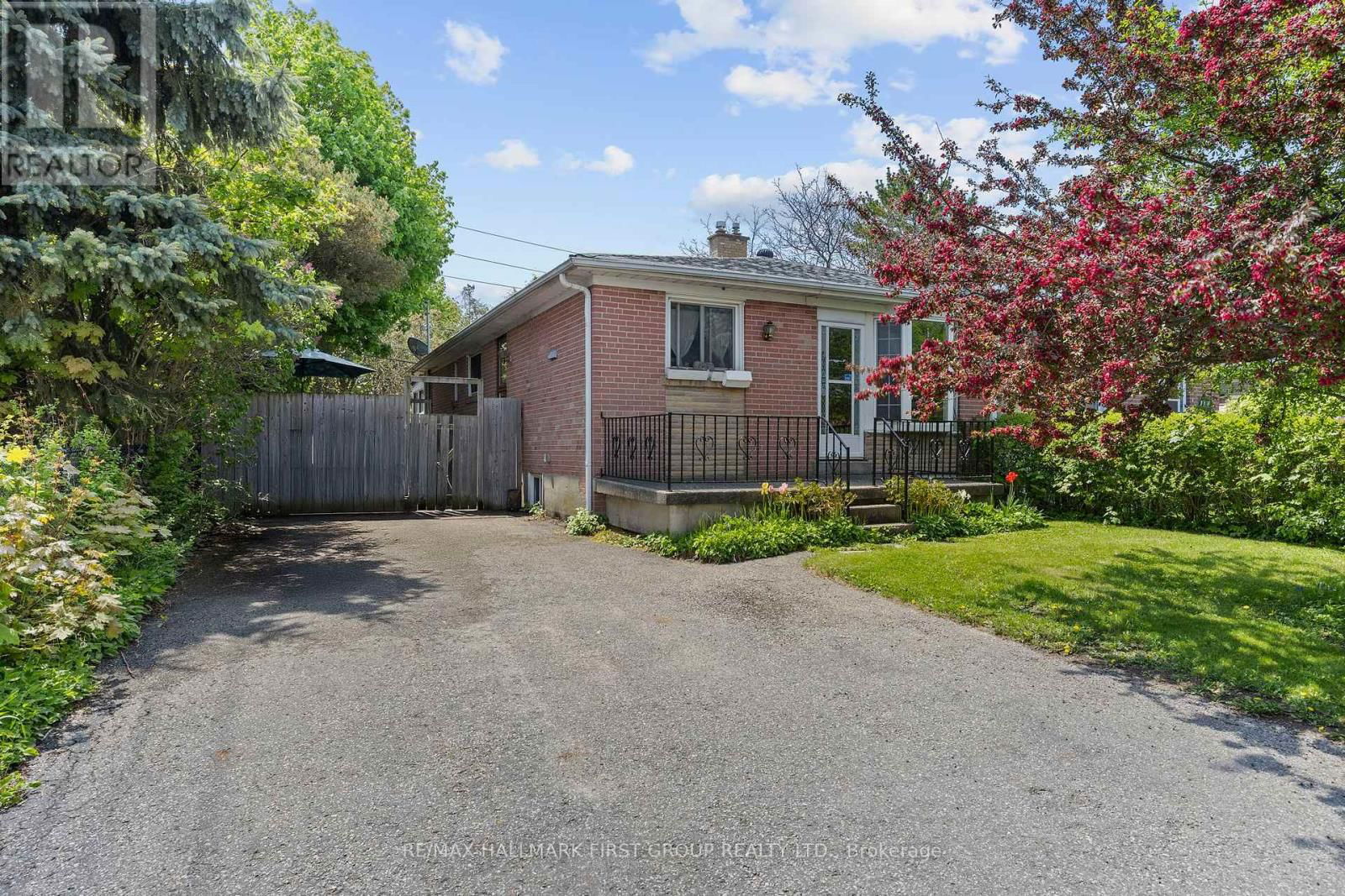 121 EMPEROR STREET Image 1
