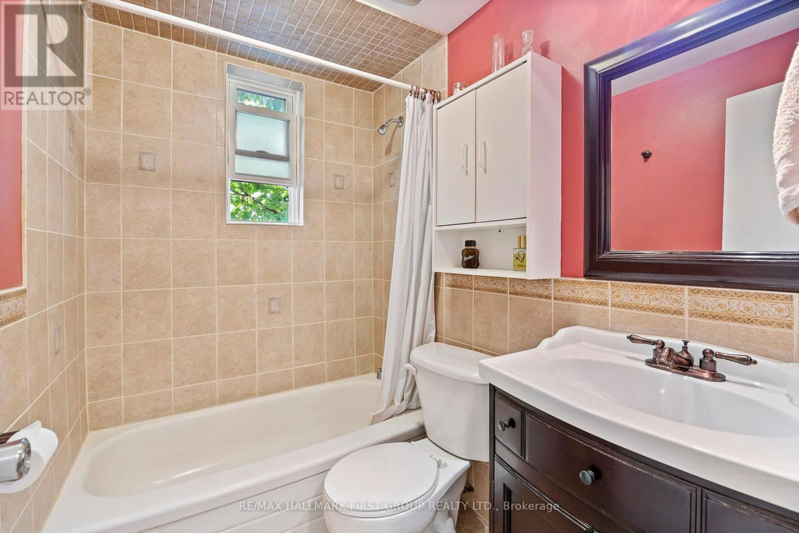 121 EMPEROR STREET Image 18