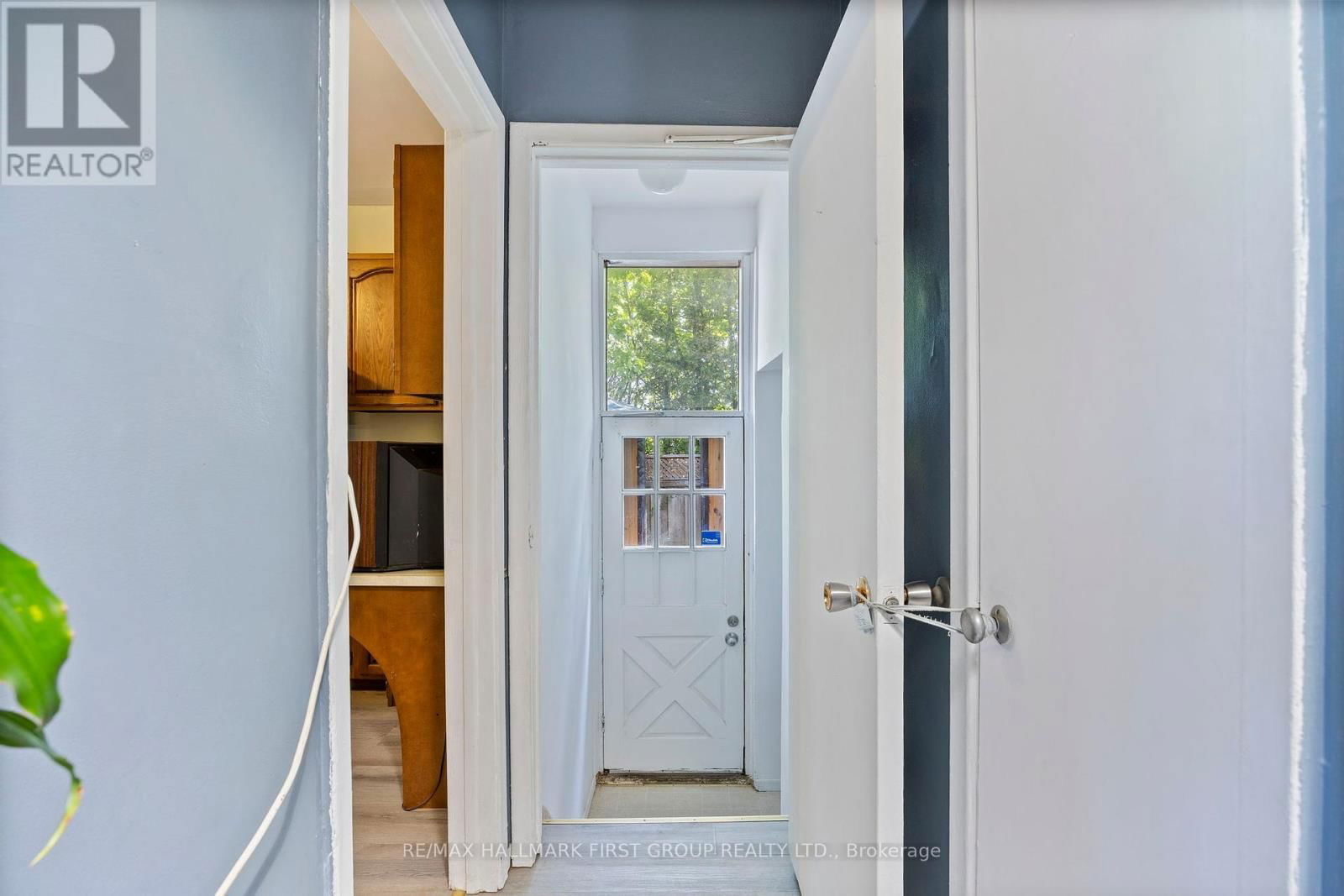 121 EMPEROR STREET Image 19