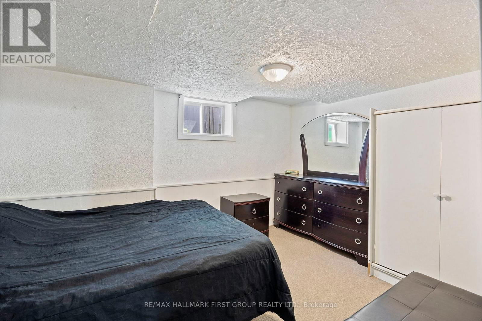 121 EMPEROR STREET Image 26