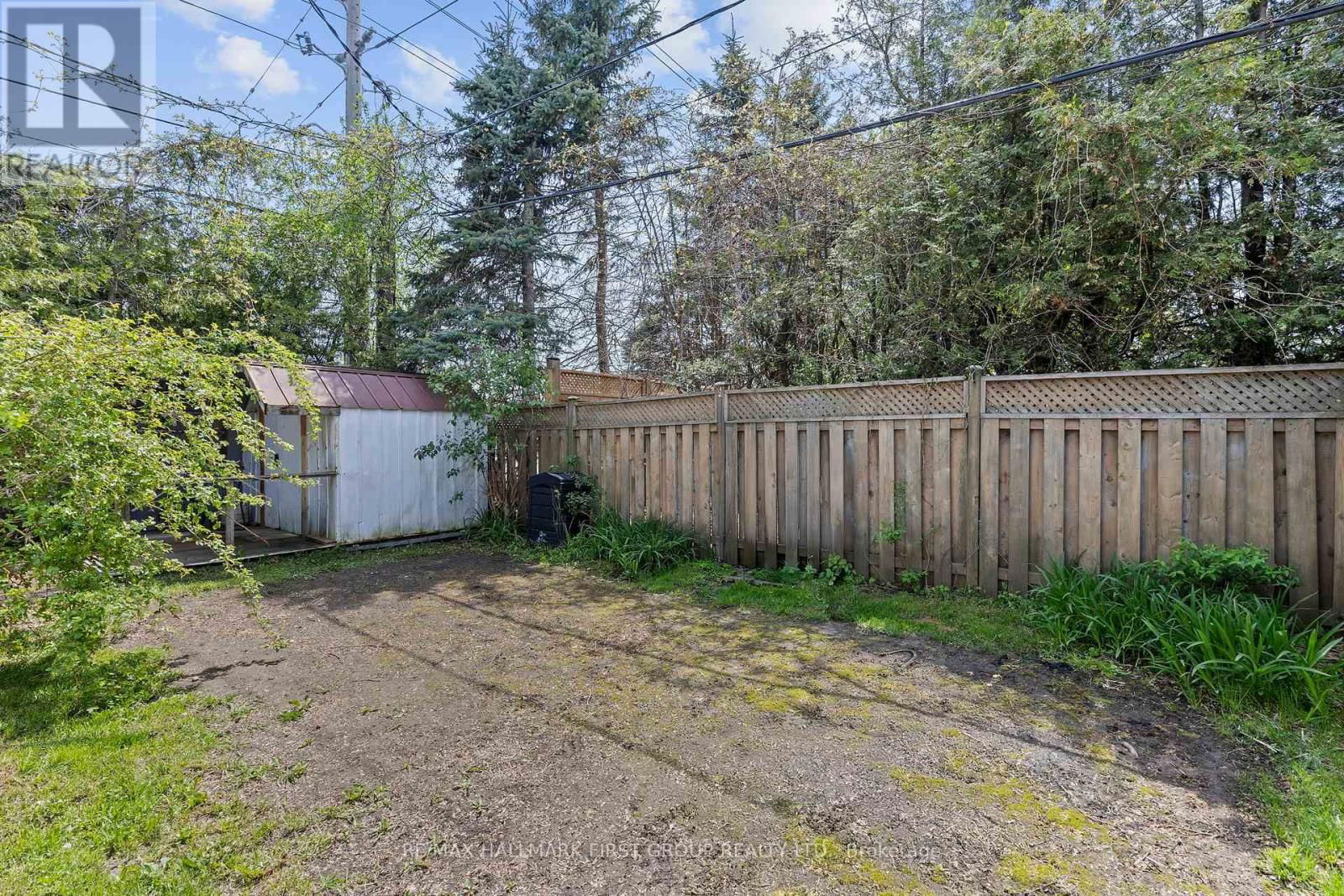 121 EMPEROR STREET Image 32