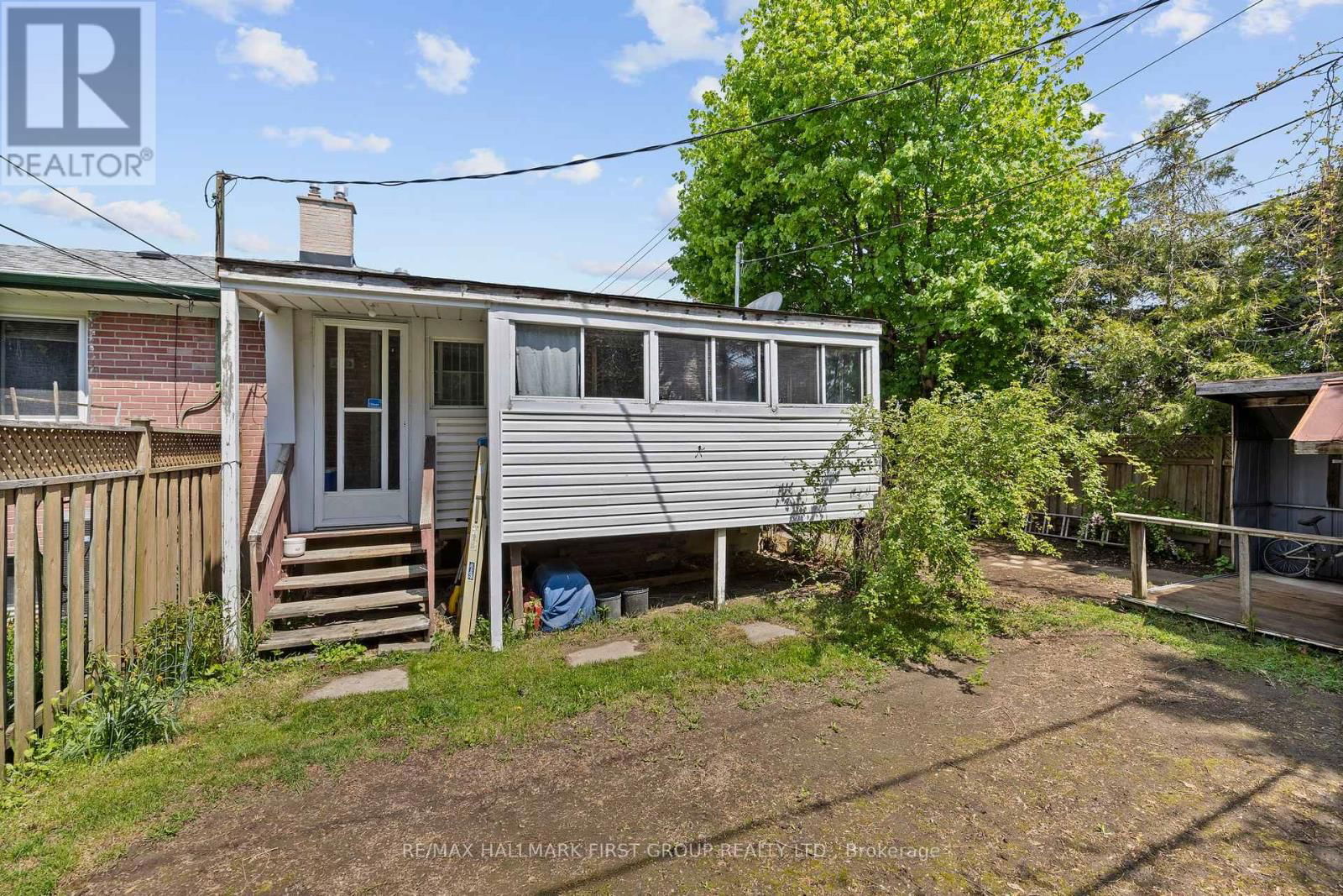 121 EMPEROR STREET Image 33