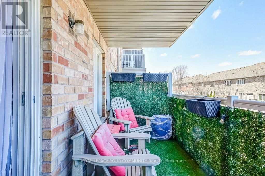 D38 - 651 WARDEN AVENUE Image 21