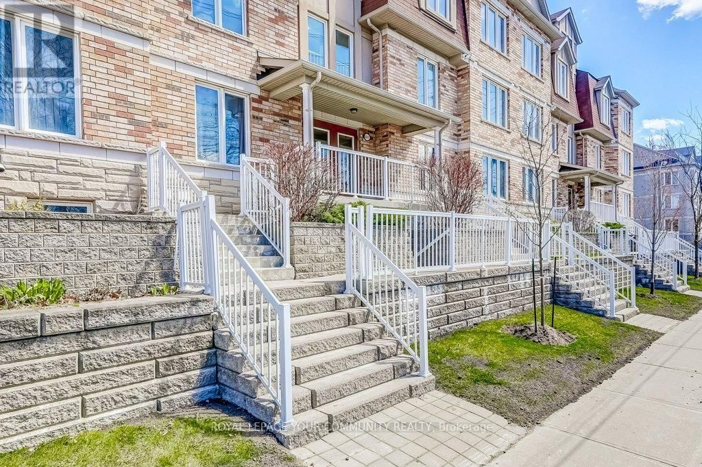 D38 - 651 WARDEN AVENUE Image 3