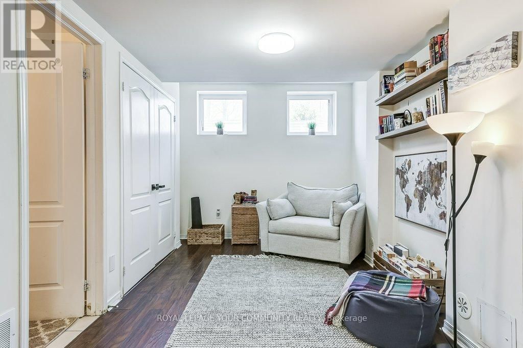 D38 - 651 WARDEN AVENUE Image 30