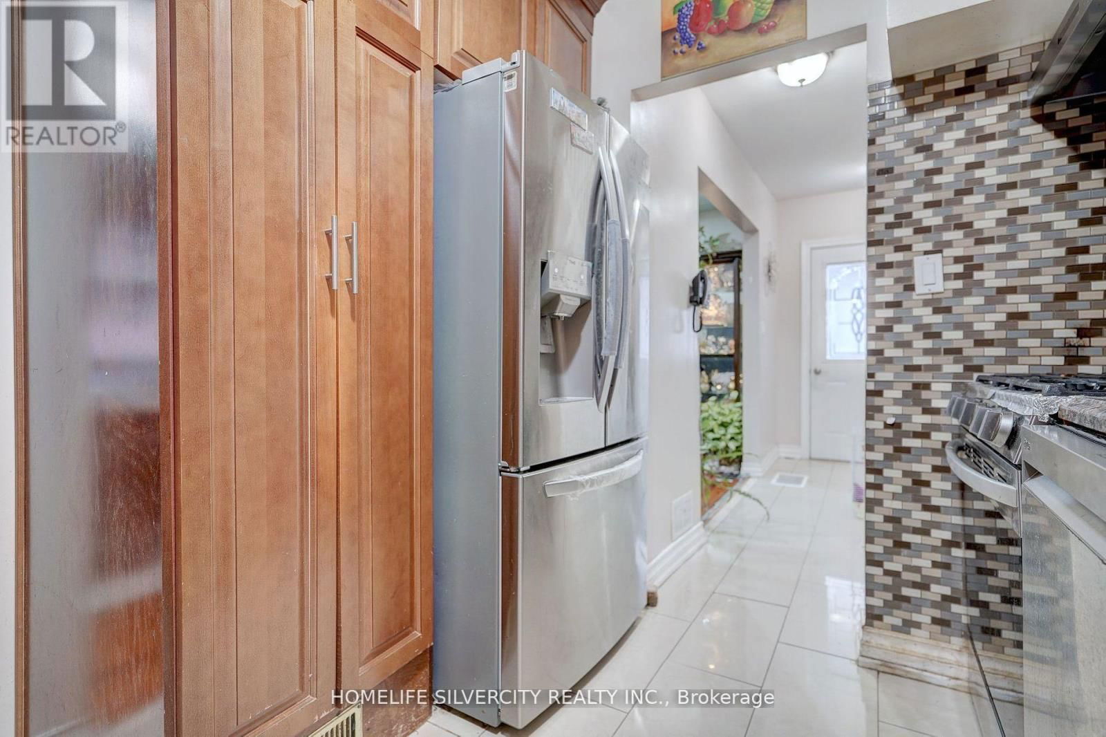 161 AUGUST AVENUE Image 10