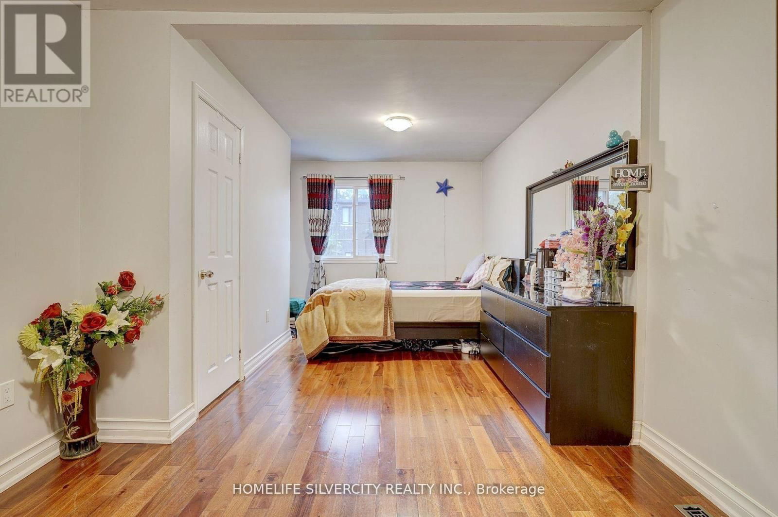 161 AUGUST AVENUE Image 13
