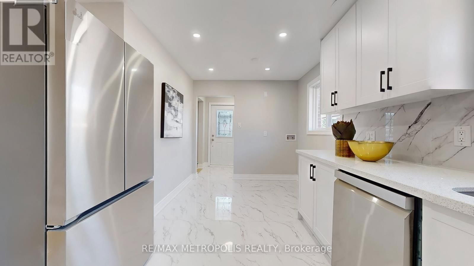 57 ANGORA STREET Image 17