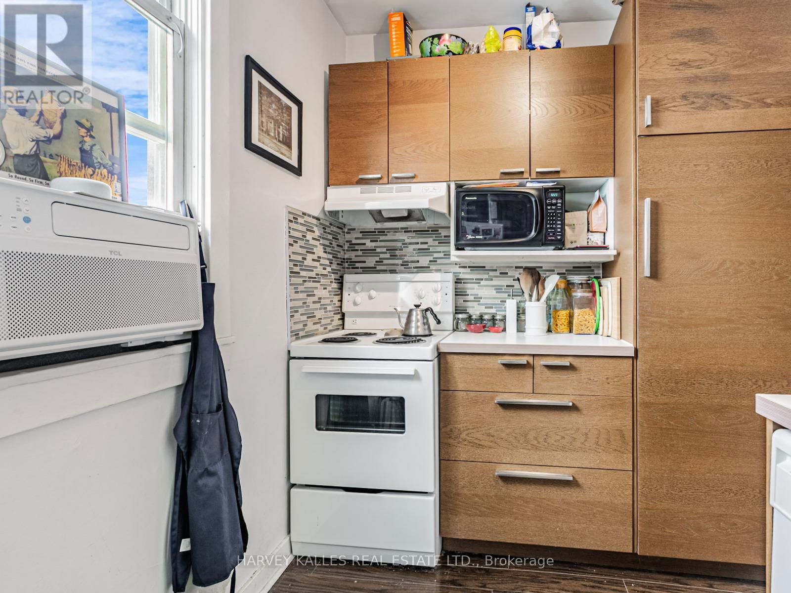 45 STRATHMORE BOULEVARD Image 13