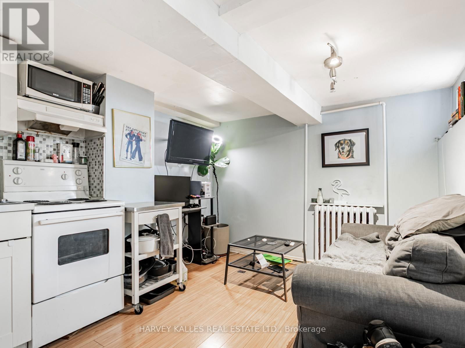 45 STRATHMORE BOULEVARD Image 18