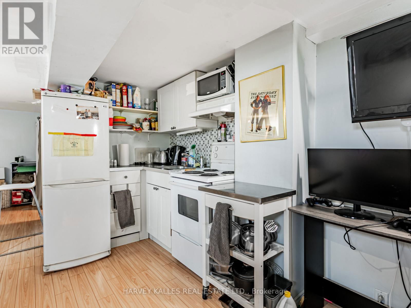 45 STRATHMORE BOULEVARD Image 19