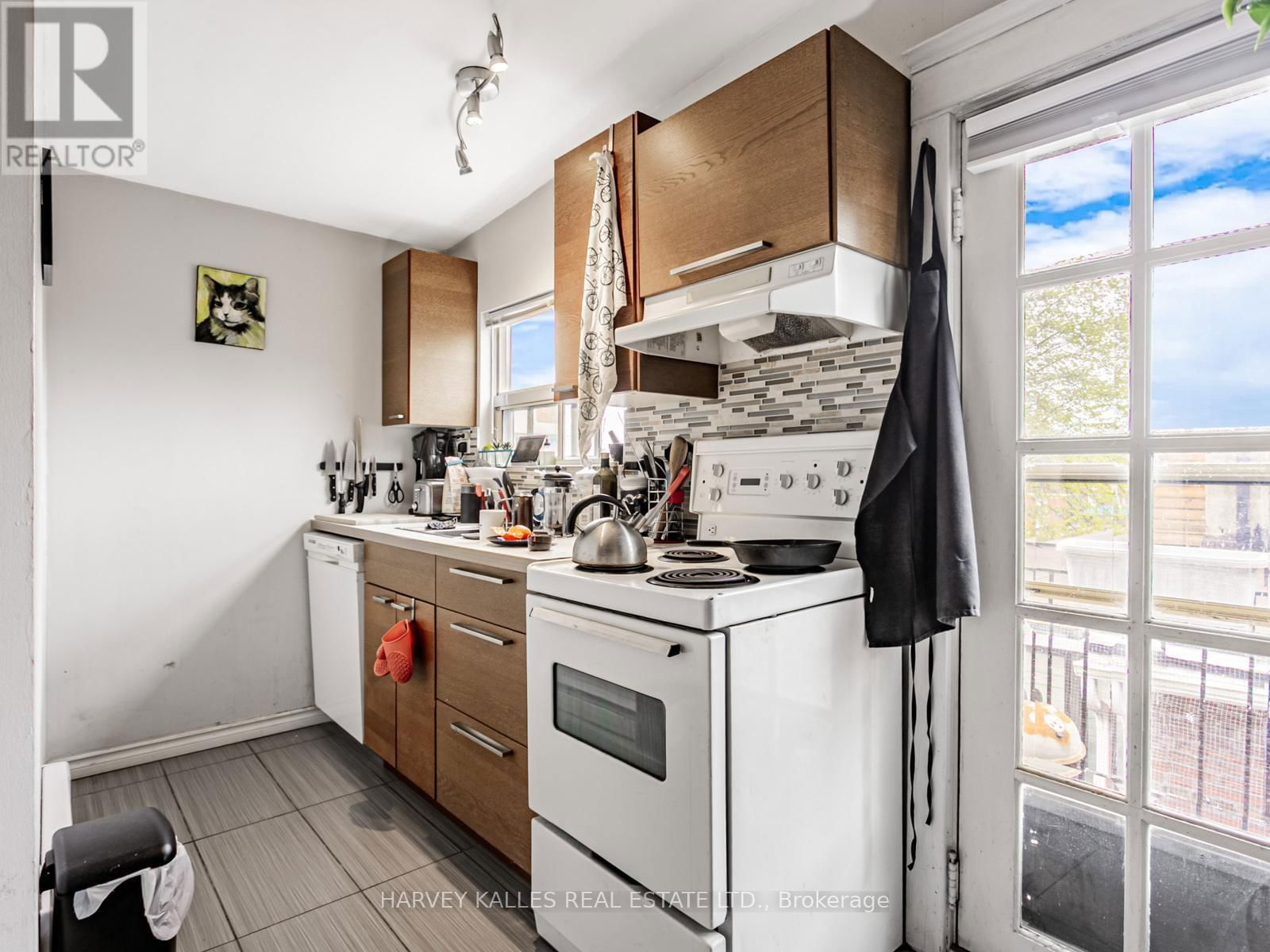 45 STRATHMORE BOULEVARD Image 9
