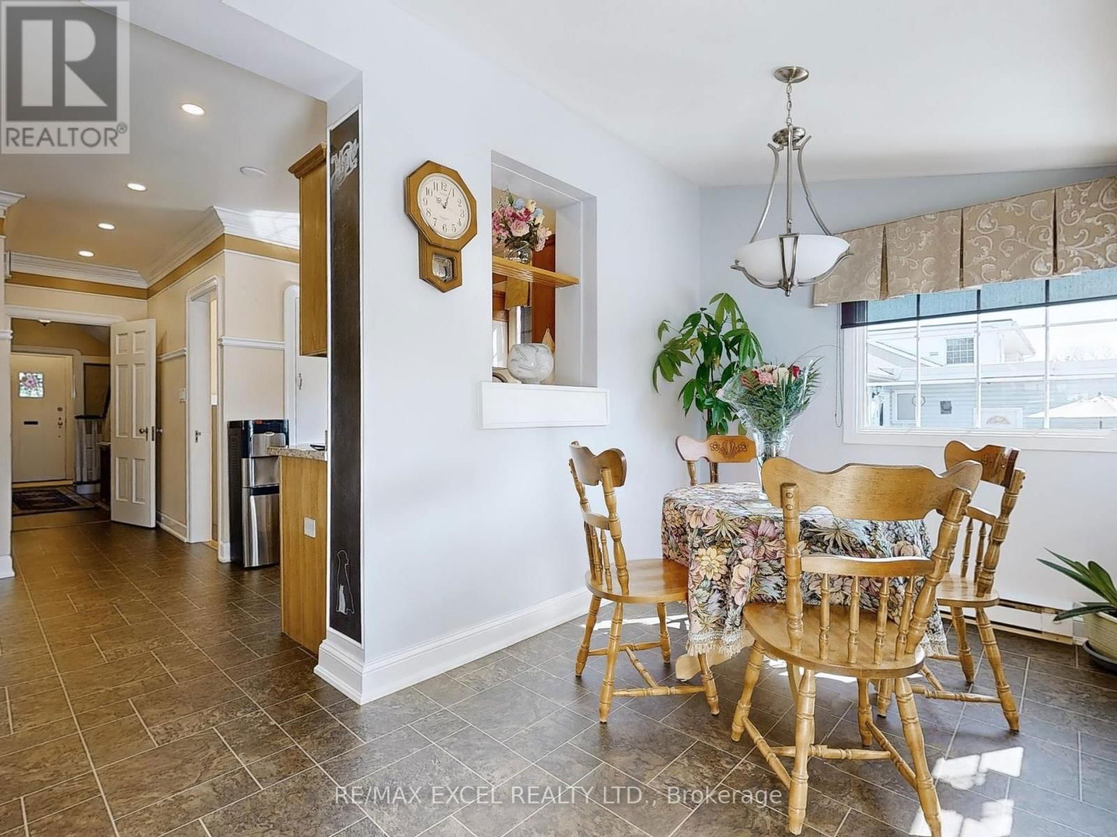 341 RICHMOND STREET Image 14