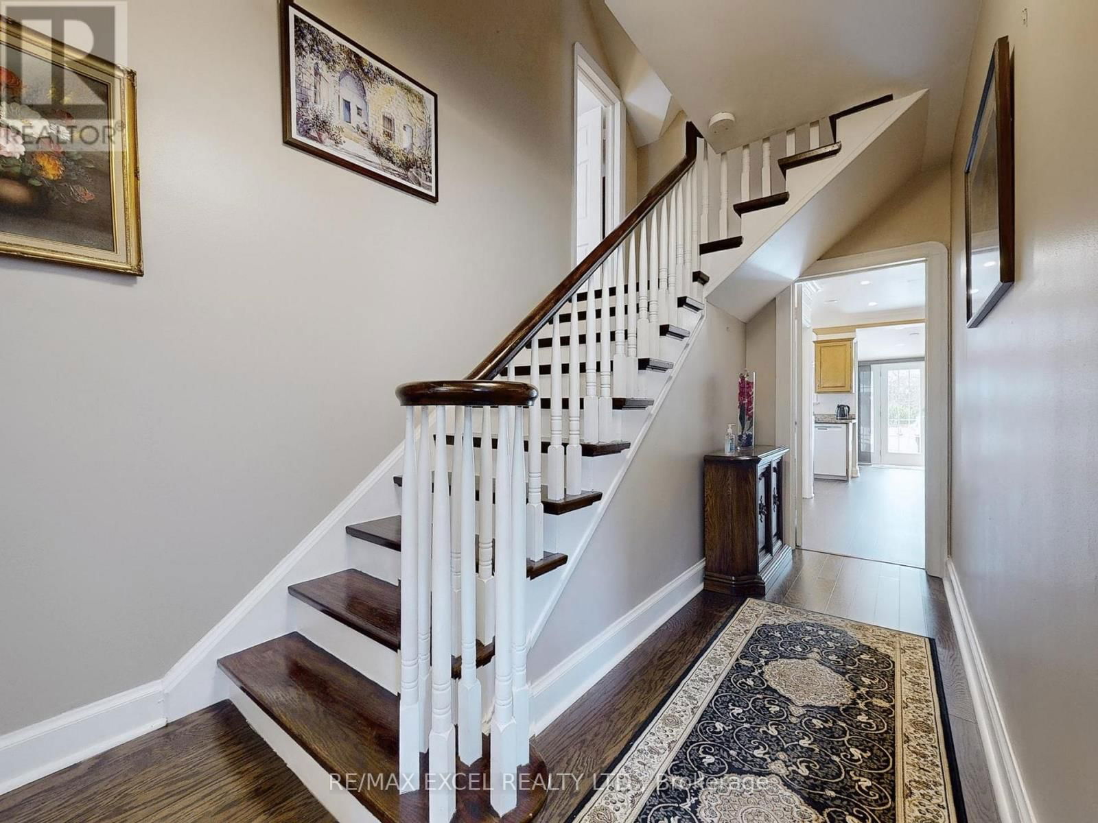 341 RICHMOND STREET Image 19