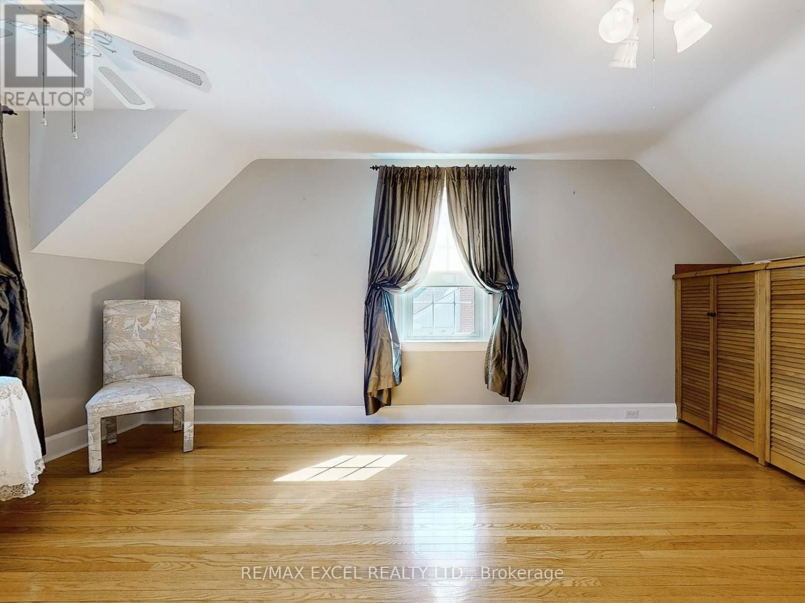 341 RICHMOND STREET Image 21