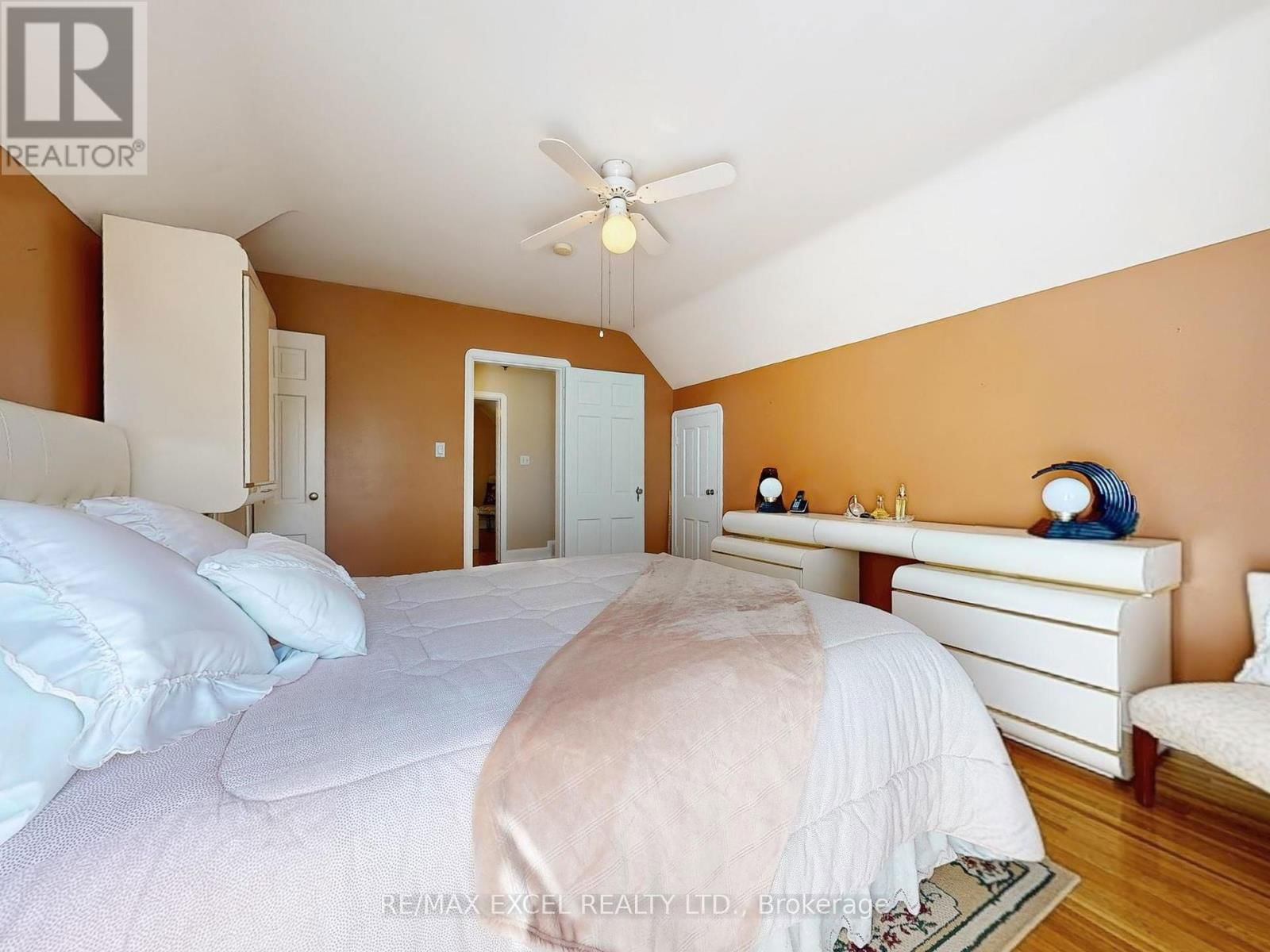 341 RICHMOND STREET Image 27