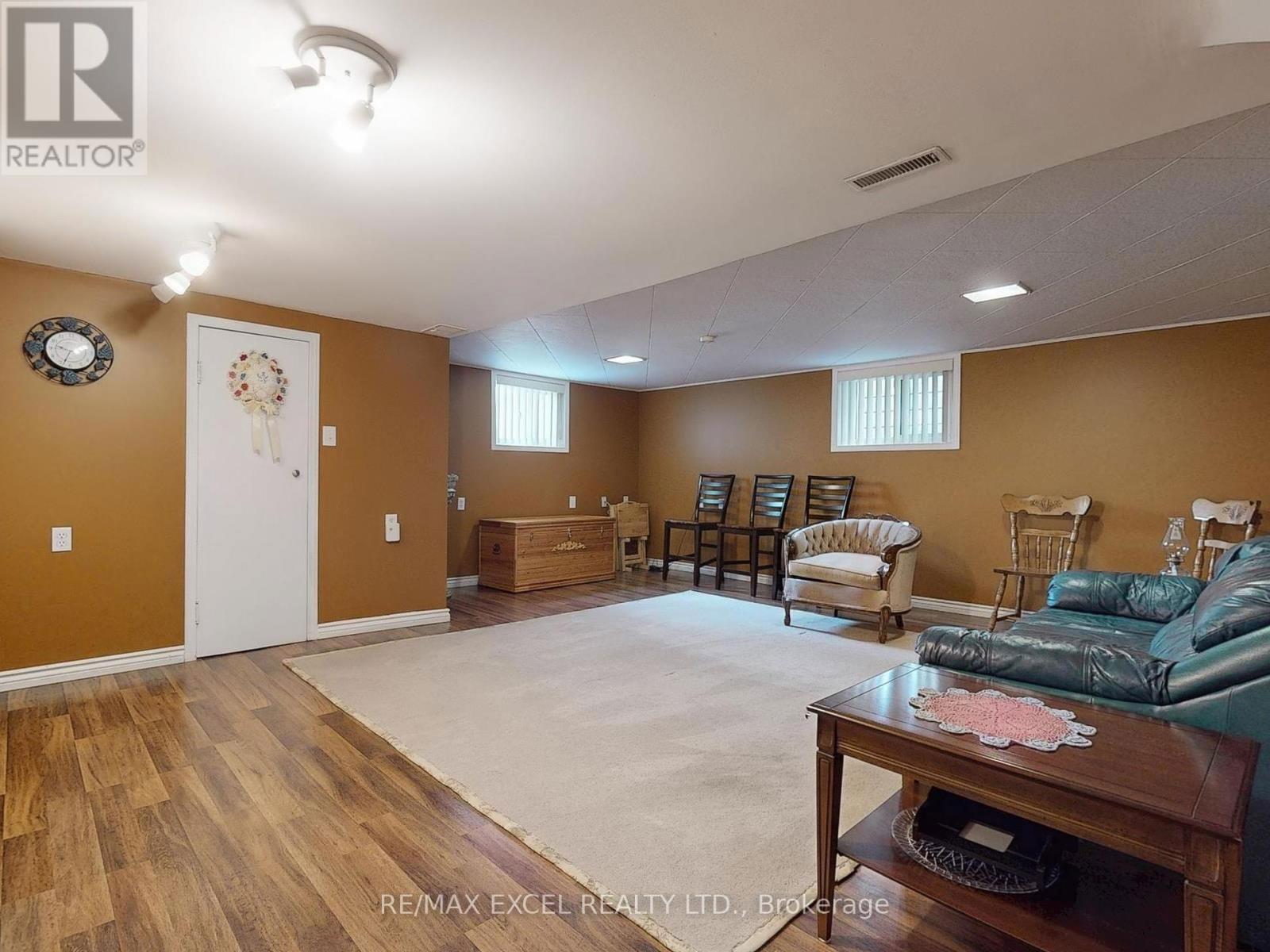 341 RICHMOND STREET Image 32
