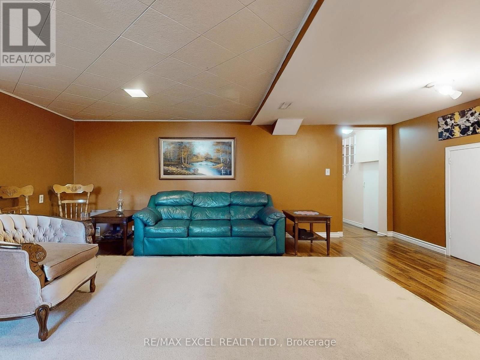 341 RICHMOND STREET Image 34