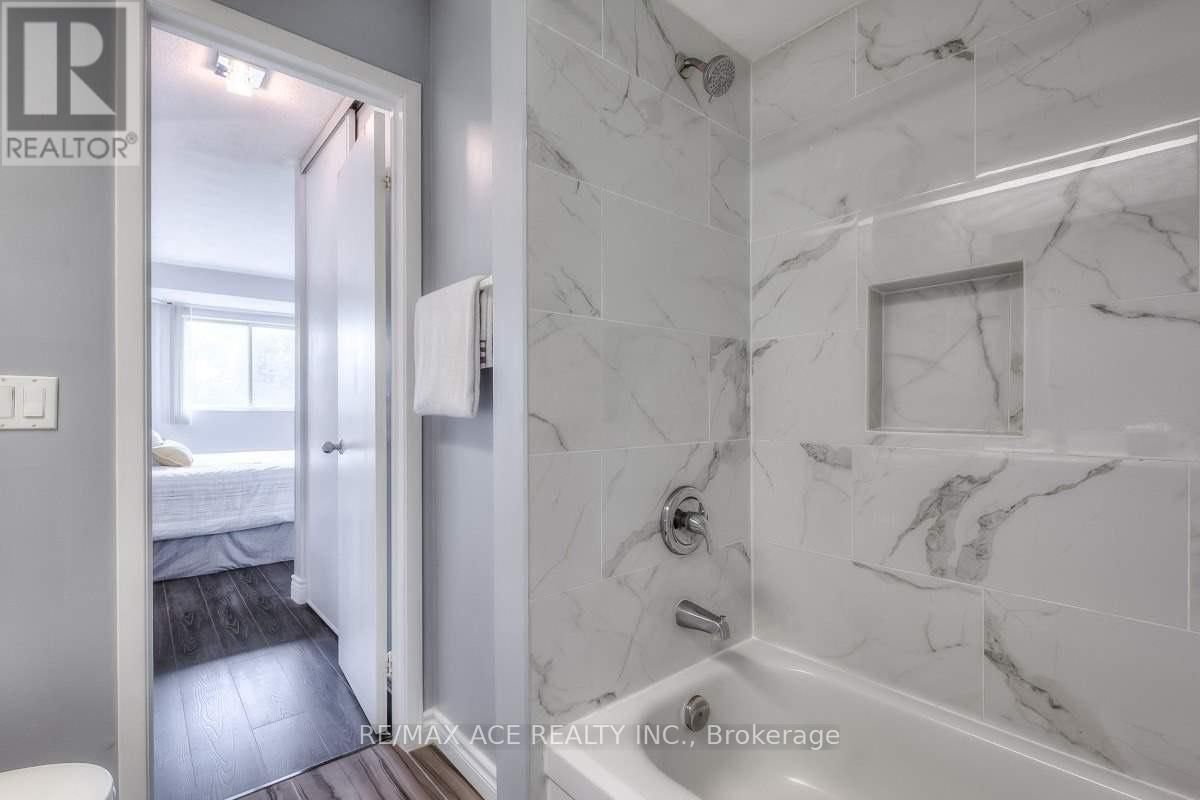 TH10 - 2472 EGLINTON AVENUE EAST Image 19