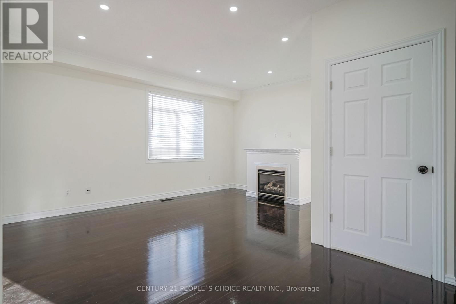 5 DENT STREET Image 11