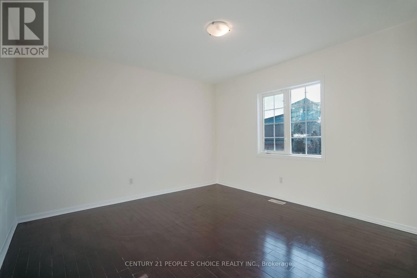 5 DENT STREET Image 31
