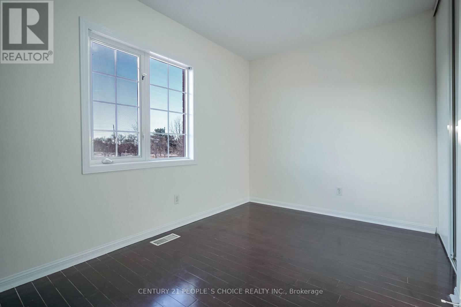 5 DENT STREET Image 33