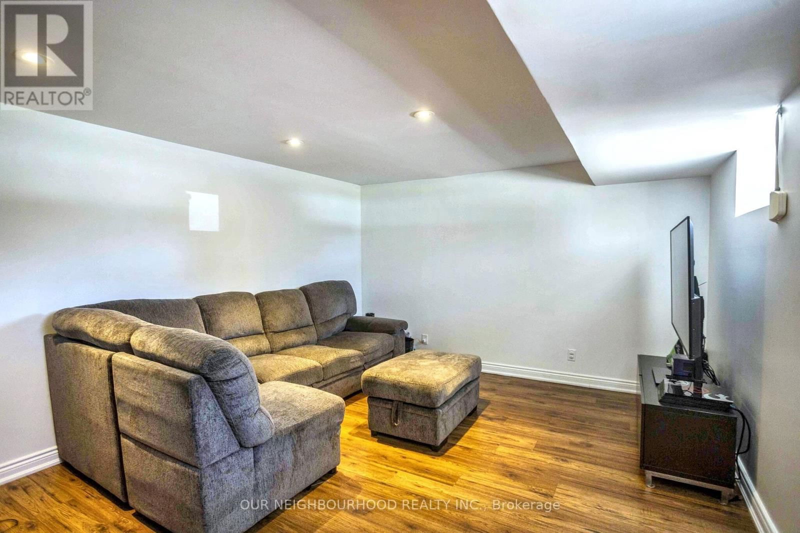 442 RIDGEWAY AVENUE Image 29