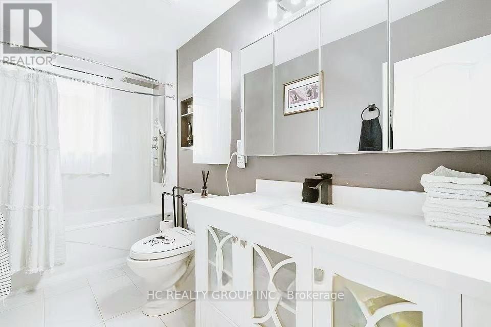 7 IVANHOE COURT Image 11