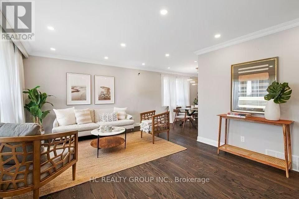 7 IVANHOE COURT Image 2