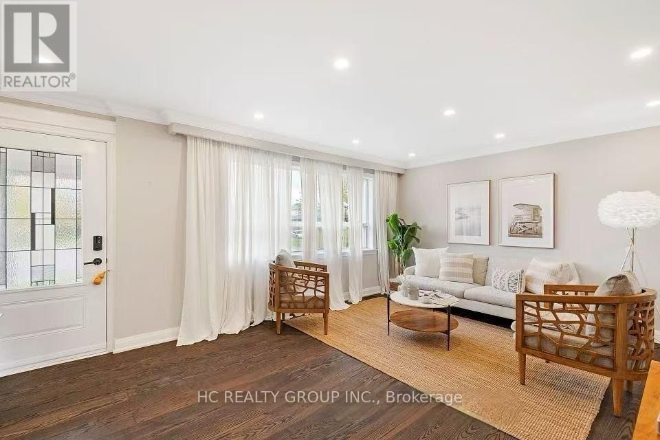7 IVANHOE COURT Image 3
