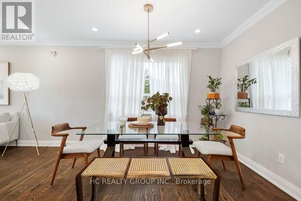 7 IVANHOE COURT Image 4