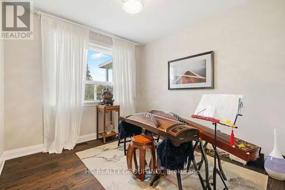 7 IVANHOE COURT Image 7