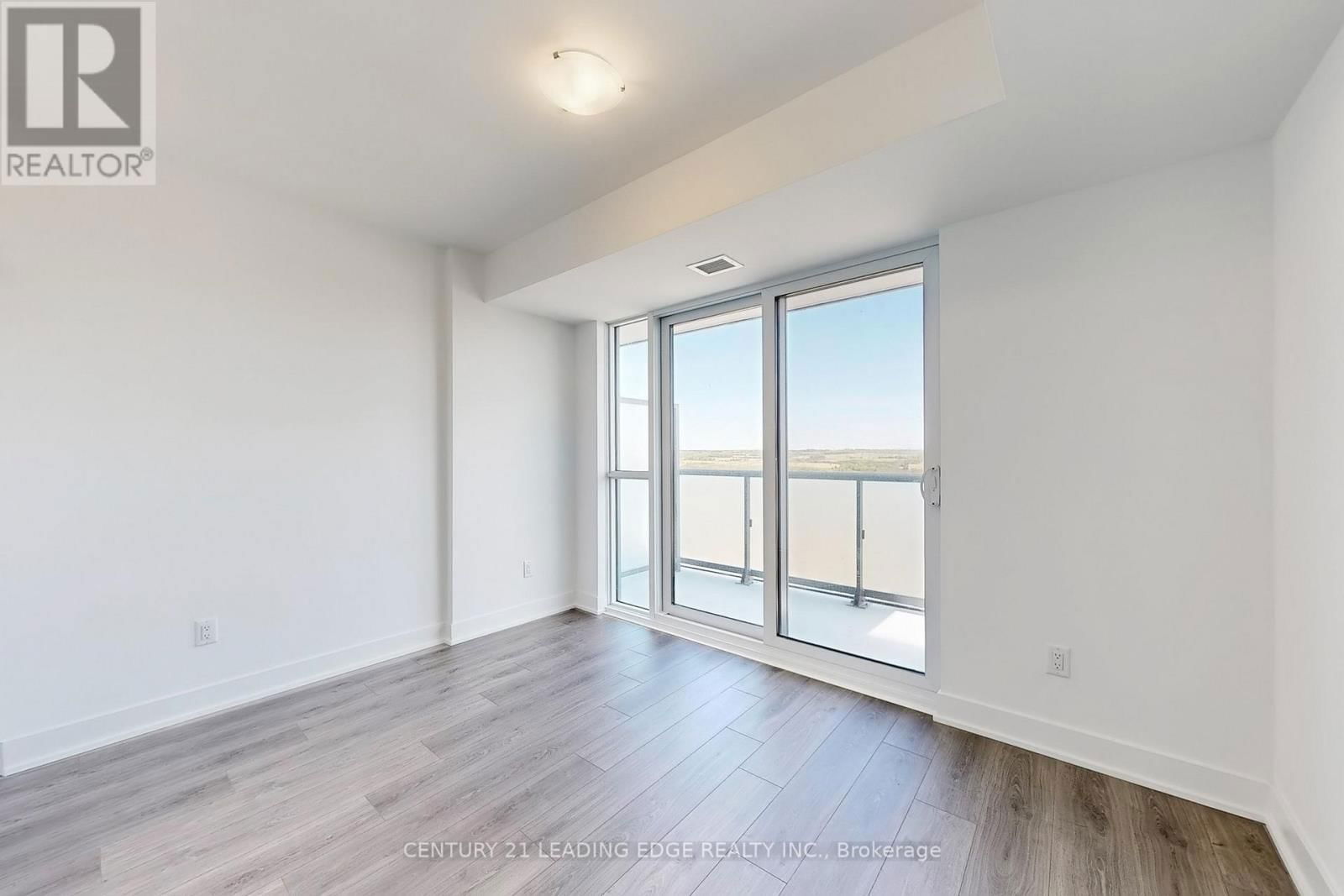 2503 - 2545 SIMCOE STREET Image 18