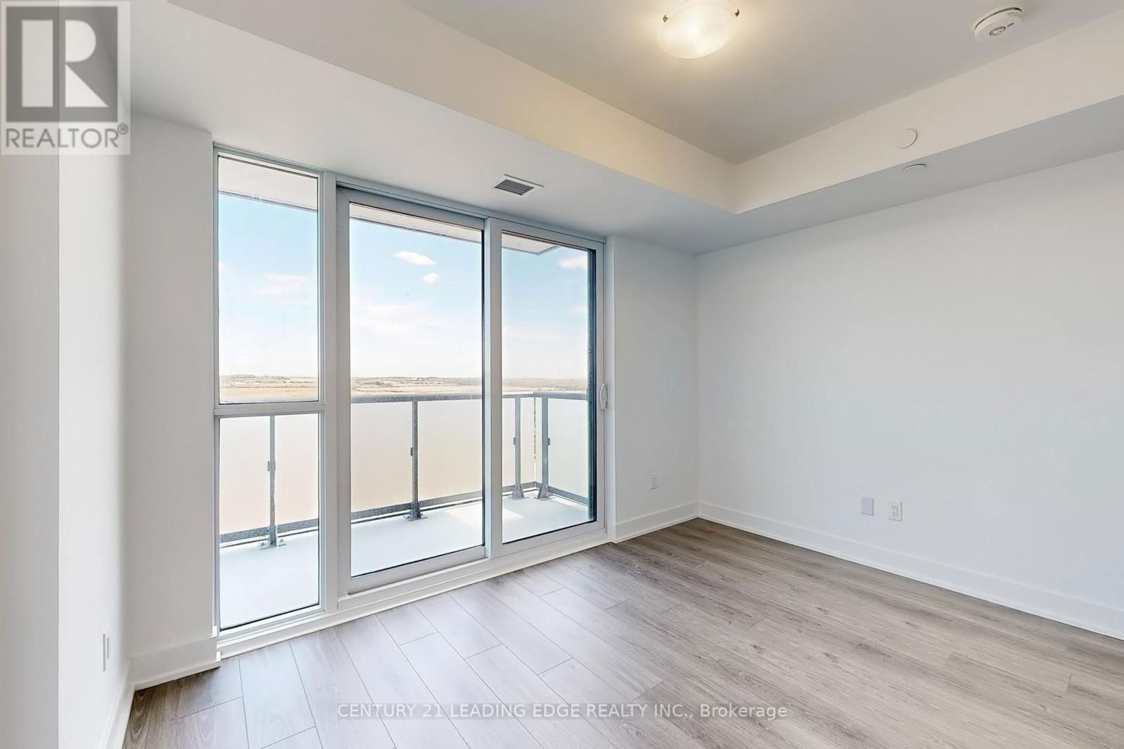 2503 - 2545 SIMCOE STREET Image 20
